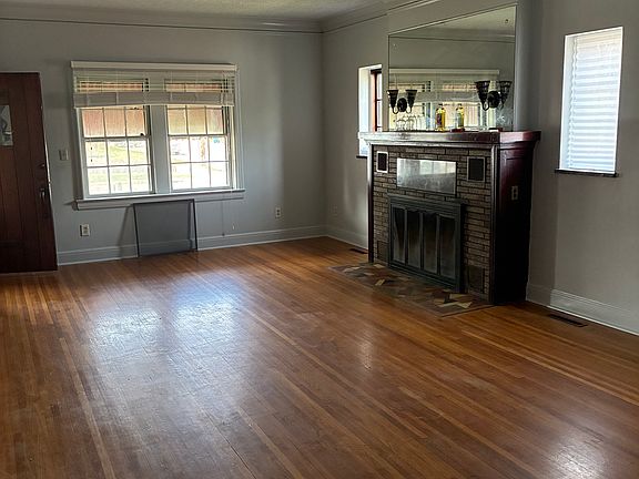 4th image of 1801 S Sergeant Ave