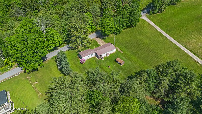 4th image of 272 Neff Hill Road