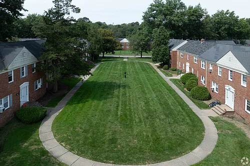 The Woods of Fairlawn Photo 1