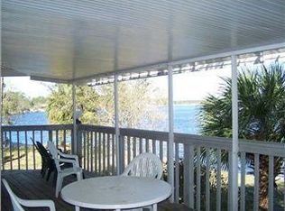 321 River Rd, Carrabelle, FL 32322