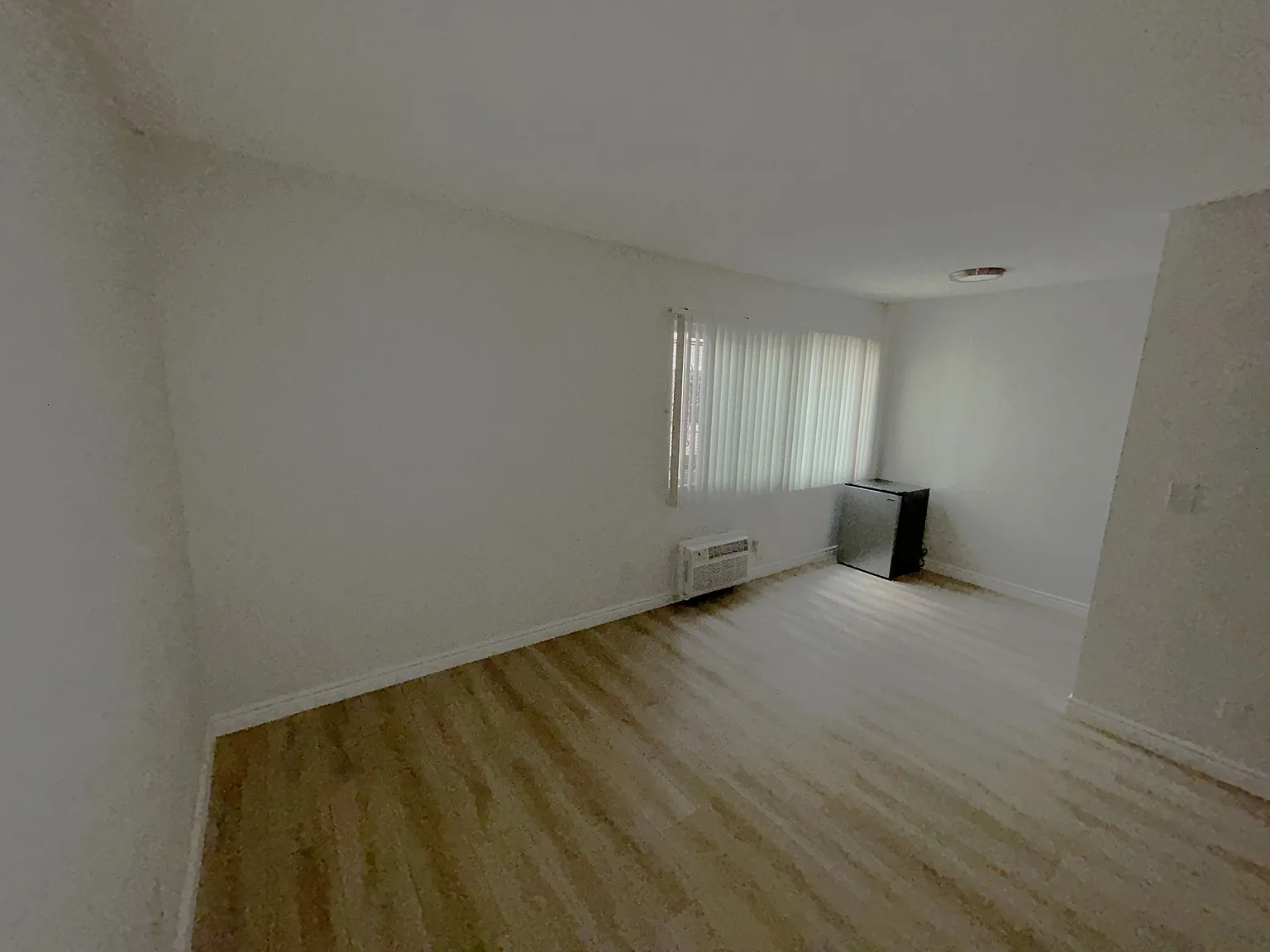 8199 - 225 South Mariposa Avenue - 102 — Photo 3