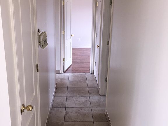 5th image of 2999 S El Cajon Dr