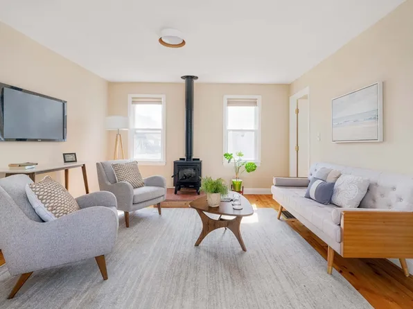 12-12R Argyle St, Revere, MA 02151