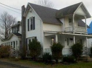 16 High St, Moira, NY 12957