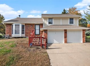 2116 Cambridge St, Leavenworth, KS 66048