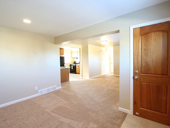 4th image of 2250 W Gill Pl