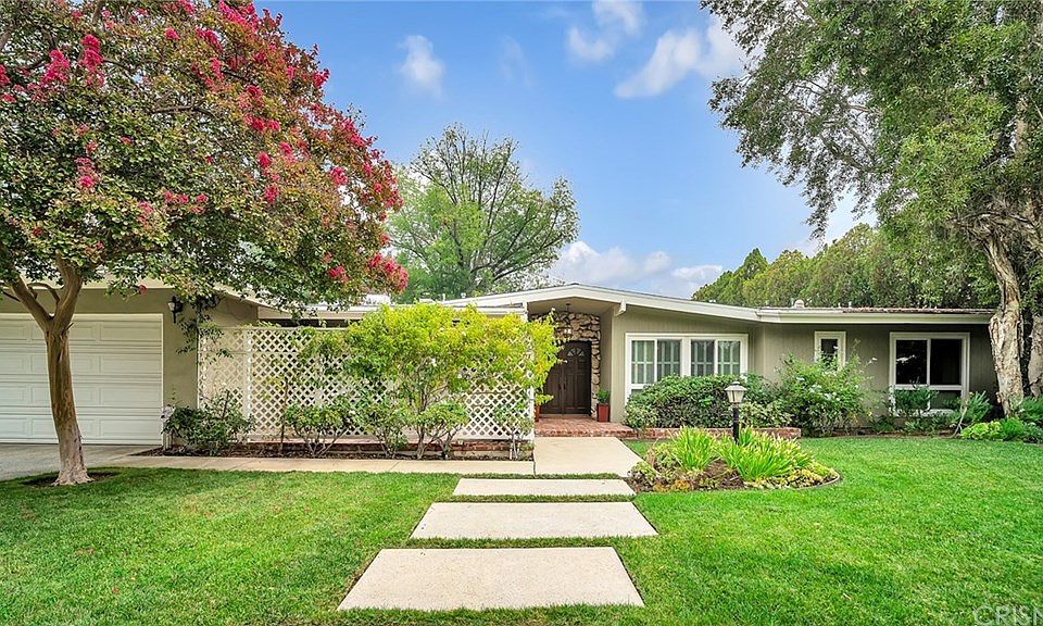 1st image of 4600 Cerro Verde Pl