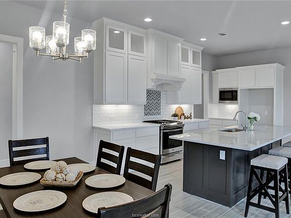 3rd image of 3906 Eskew Dr