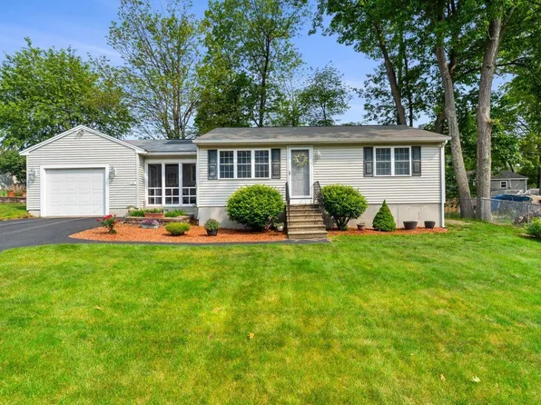 12 Custom Street, Nashua, NH 03062