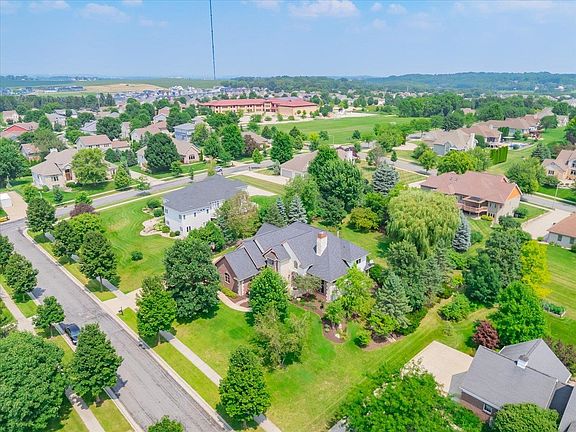 2nd image of 1005 Stonebriar Dr
