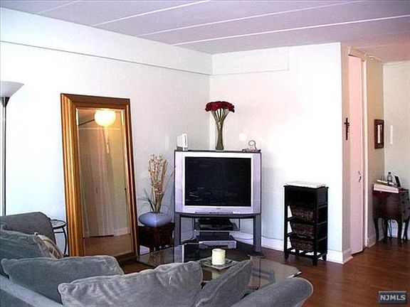 3rd image of 515 Anderson Ave #C002b-2b