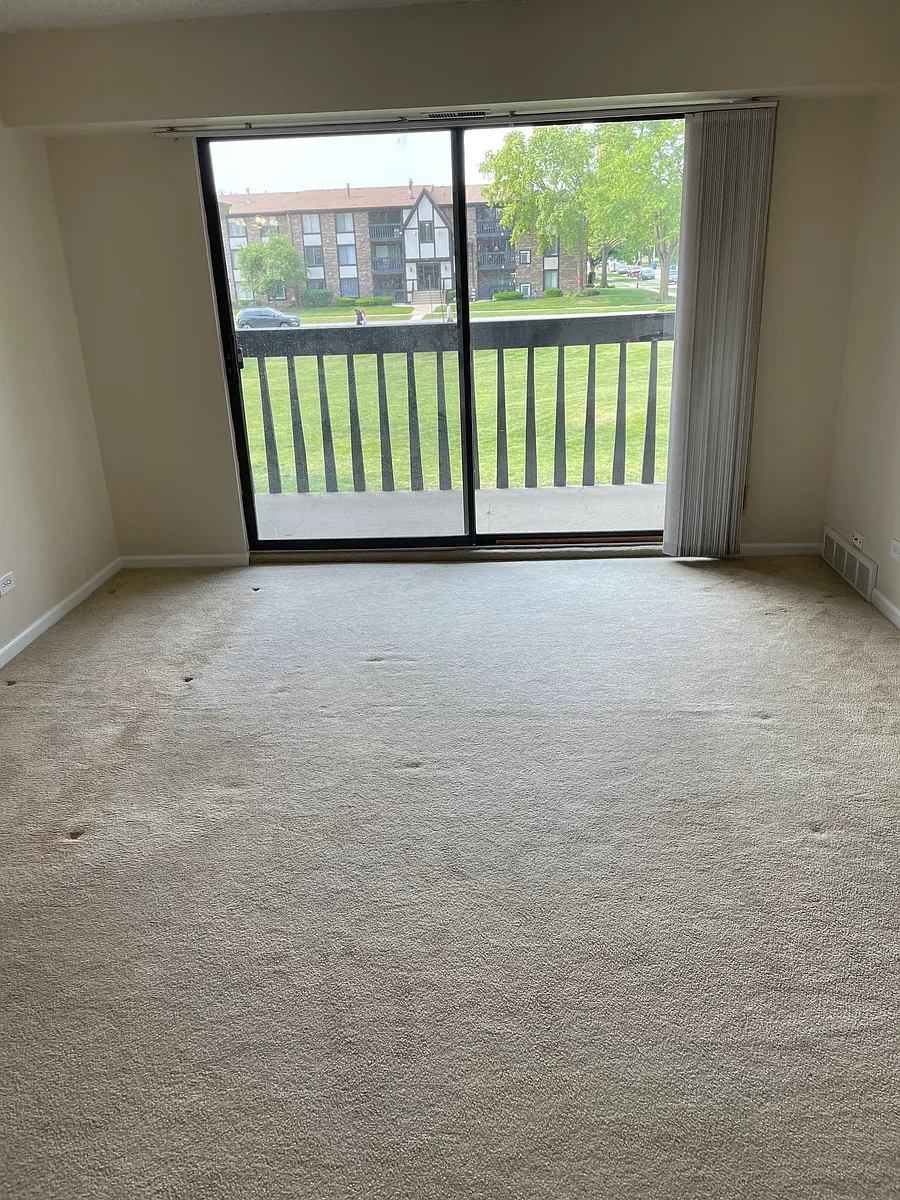 Building Photo - 13645 S Lamon Ave #5