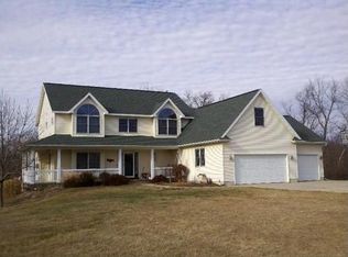 1445 Deer Woods Dr NE, Swisher, IA 52338