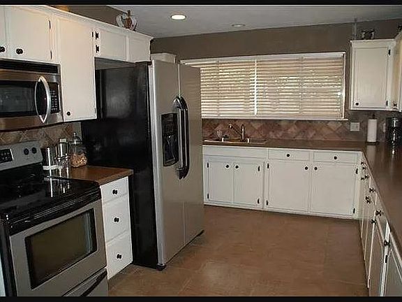 3rd image of 1705 Princeton Dr