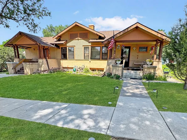 406 & 410 Jennings Ave, Hot Springs, SD 57747