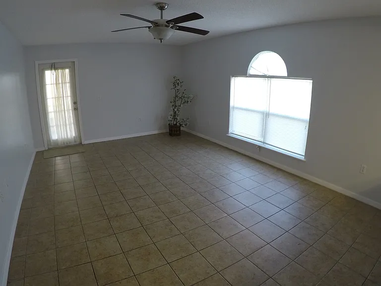 5002 Strada Dr — Photo 35