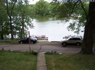 162 Oak Dr NW, North Canton, OH 44720