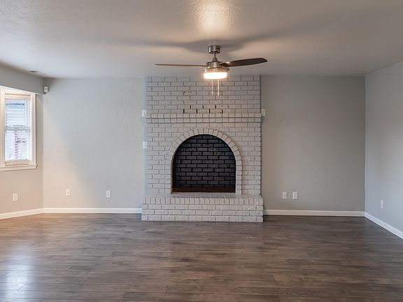 3rd image of 2420 Somerset Cir