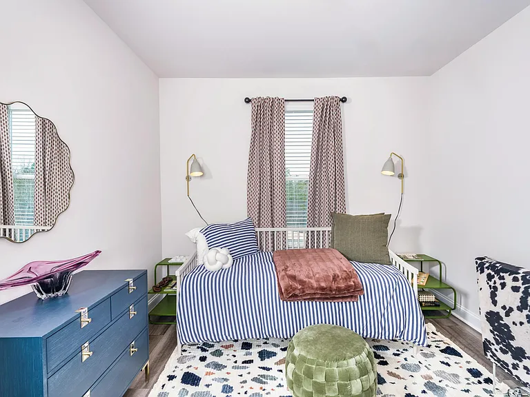 Discover flexible living at Amavi Brier Creek with our stylish 3-, 4-, and 5-bedroom single-family homes.