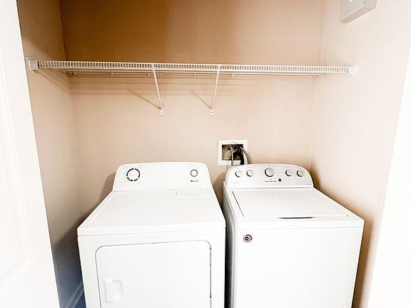 5th image of 2276 McCormick Ln APT B