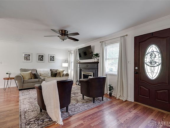 3rd image of 155 Foxridge Dr