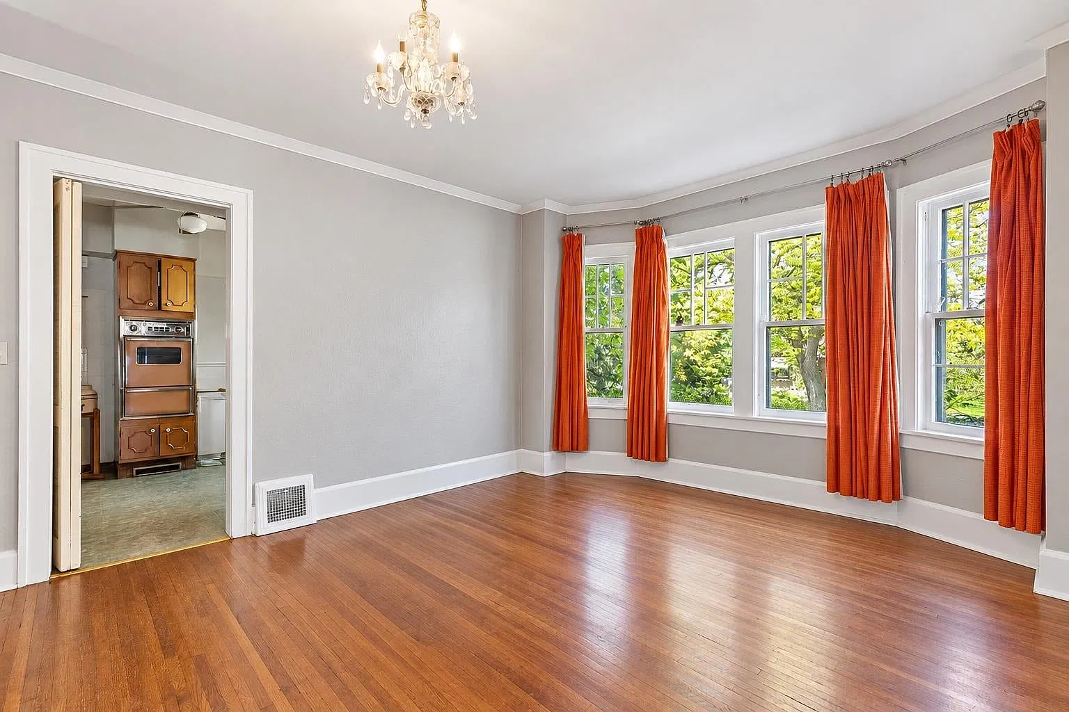 224 N Prospect St — Photo 3