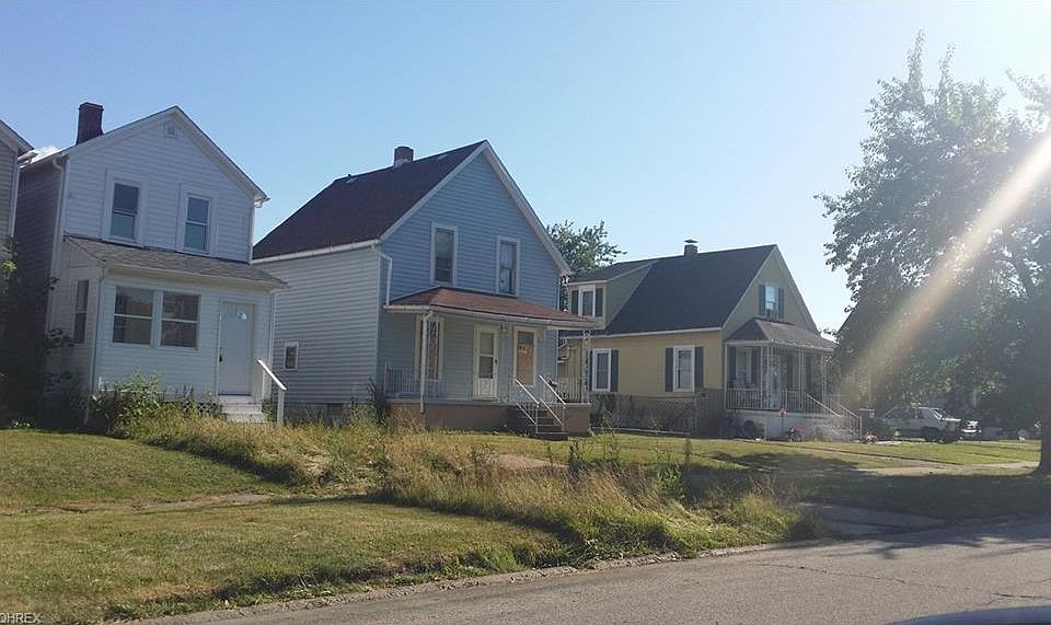 1st image of 1680 E 33rd St