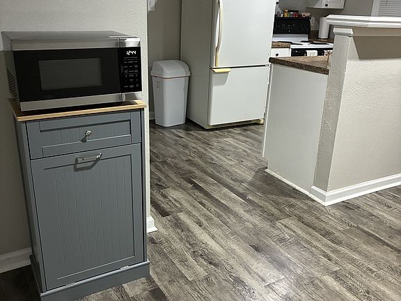 3rd image of 4418 N Cypress Ave #2