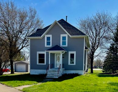 203 Wilmont Ave, Readlyn, IA, 50668