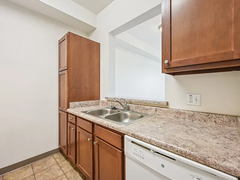 Washington Pointe — Photo 22