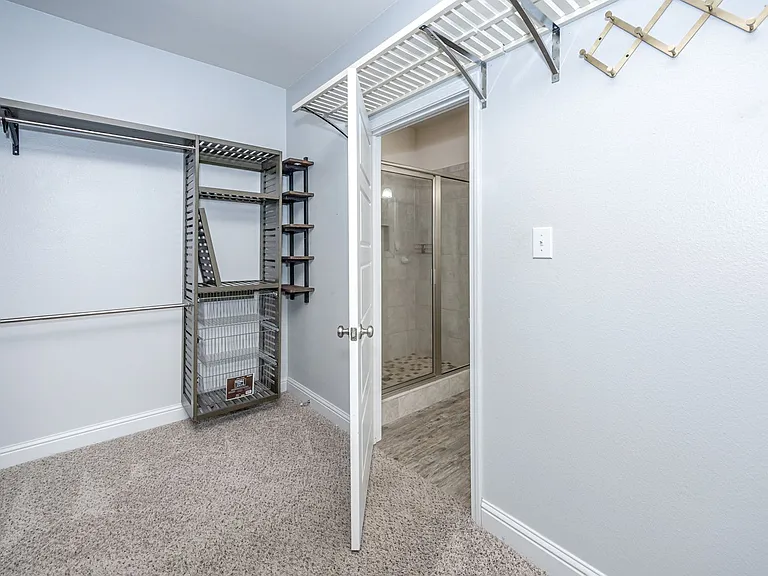 1013 Silverbell Cv — Photo 17