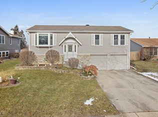 8146 W Evergreen Dr, Frankfort, IL 60423
