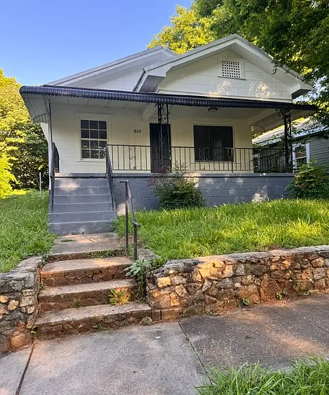 609 N Selvidge St — Photo 4