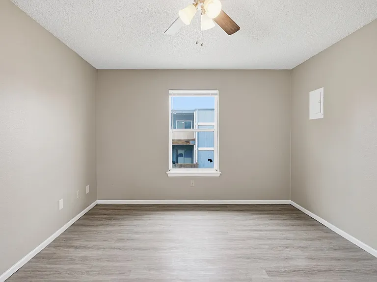 7406 Waco Ave #B — Photo 9