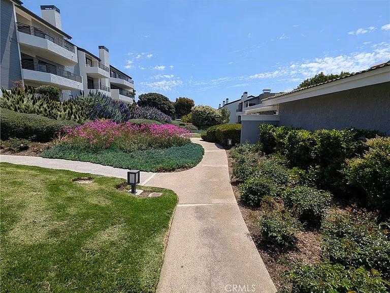 270 Cagney Ln #308 — Photo 8