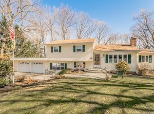 31 Hillsdale Dr, Ellington, CT 06029