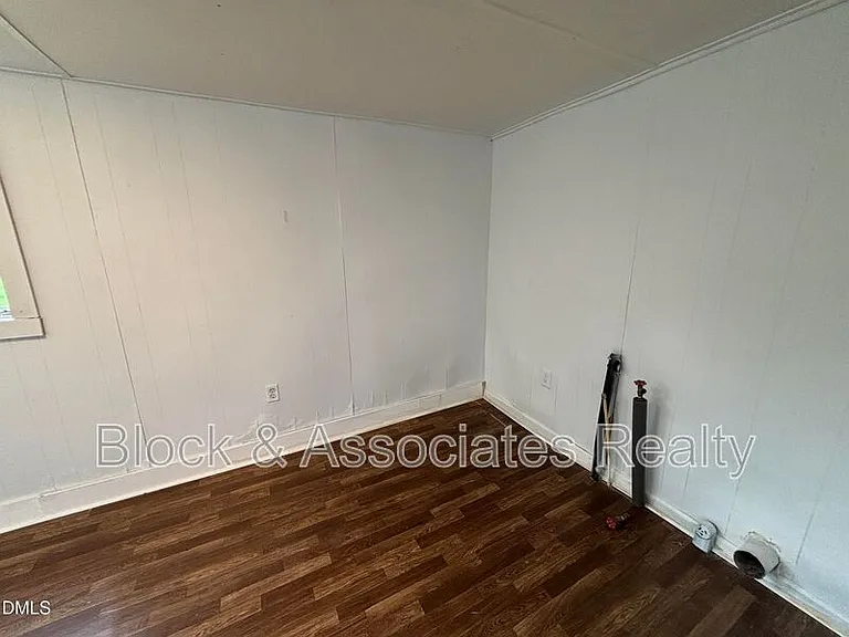 87 Robert Thompson Rd — Photo 35