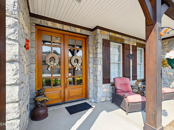 2nd image of 10124 Autumn Valley Ln