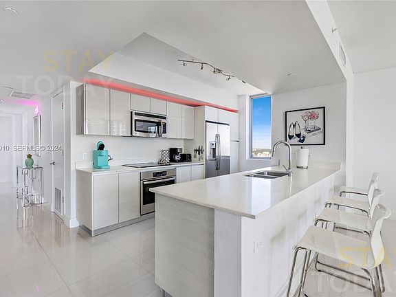 4th image of 2600 E Hallandale Beach Blvd