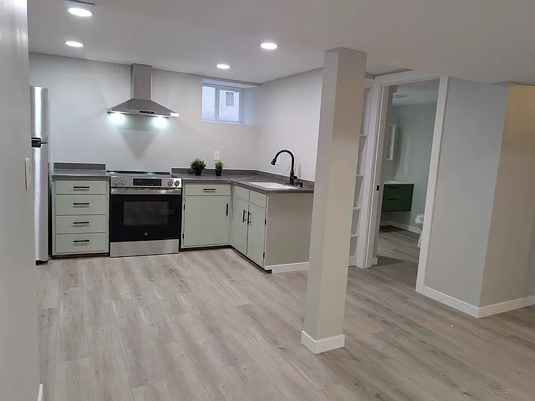 2535 University Ave NE #LL — Photo 3