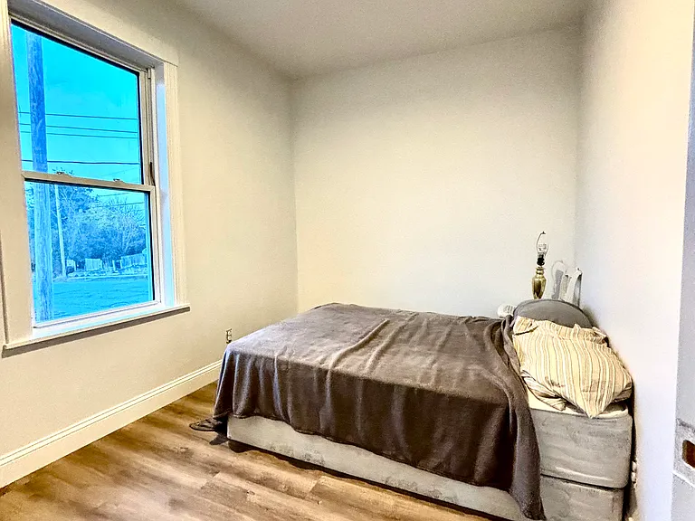 12 Cushing St #4-2 — Photo 4