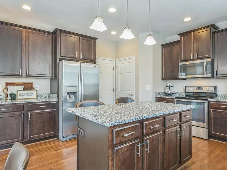 48 Ellison Ct — Photo 12