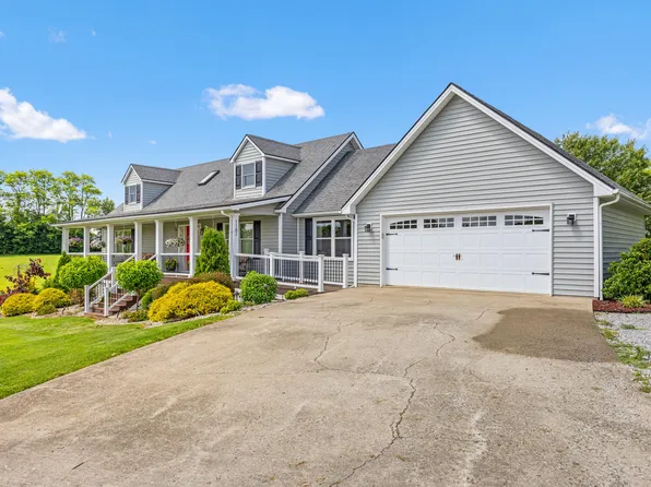 1181 Woodlake Rd, Stamping Ground, KY 40379