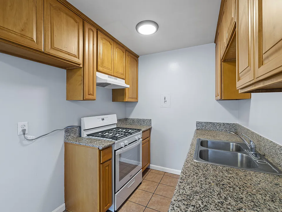 2935 W. 141st Place