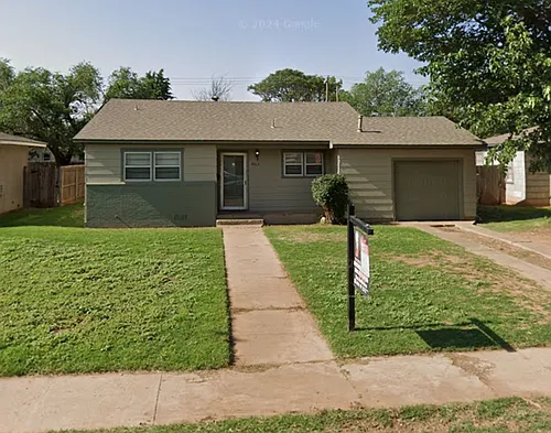 4913 40th St Photo 1