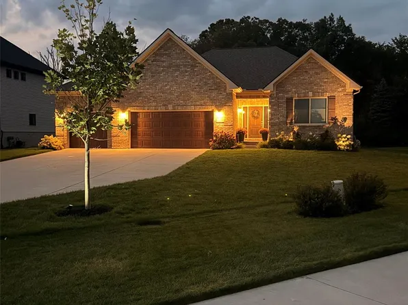 3073 Waldon Meadows Dr, Orion Township, MI 48359