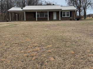 2022 Center Point Rd, Tompkinsville, KY 42167