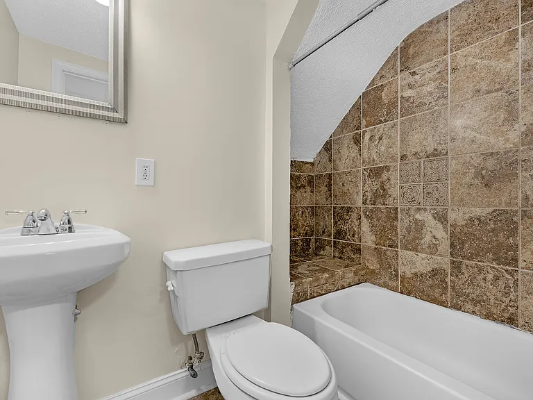 1722 Yakona Rd #A — Photo 17