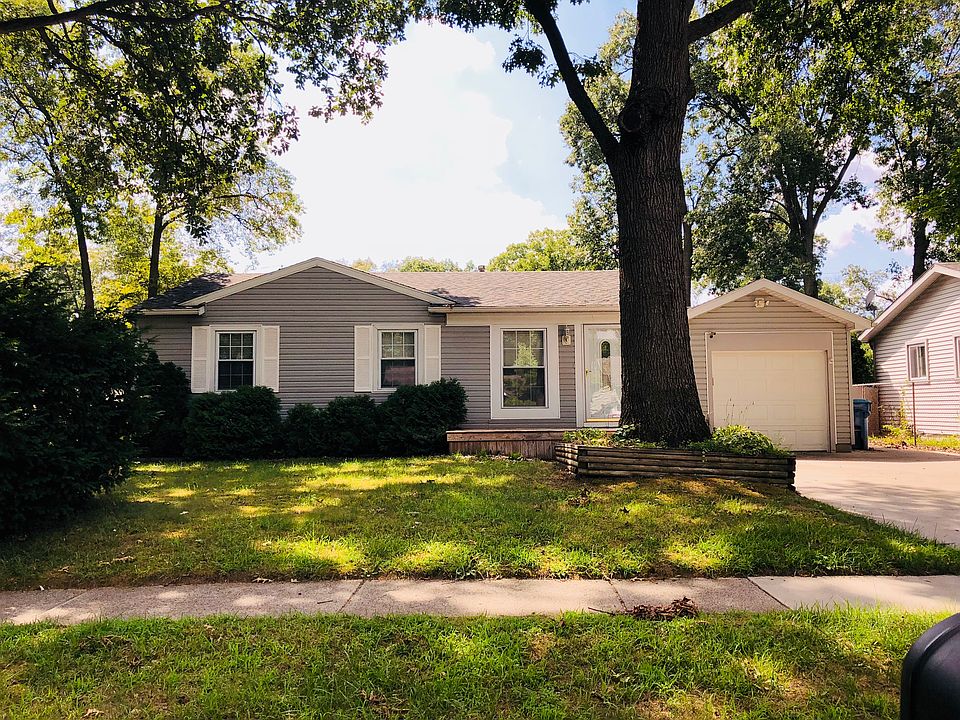 1st image of 122 Bromwich Ln