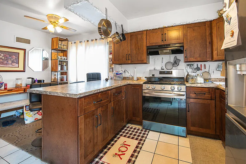 3 bed, 1.5 bath, 1158 sqft, $1,600 — Photo 4